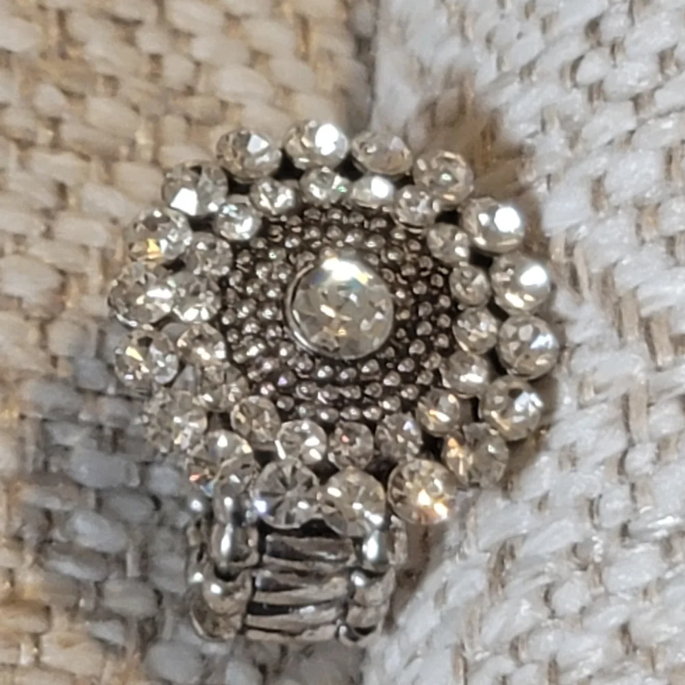 Vintage Silver Tone Rhinestone Stretch Cocktail Statement Ring Boho Floral